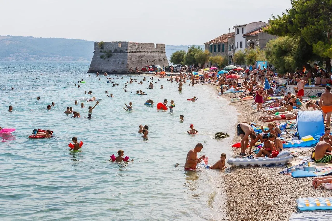 Apartments By The Sea Kastel Novi, Kastela - 20607