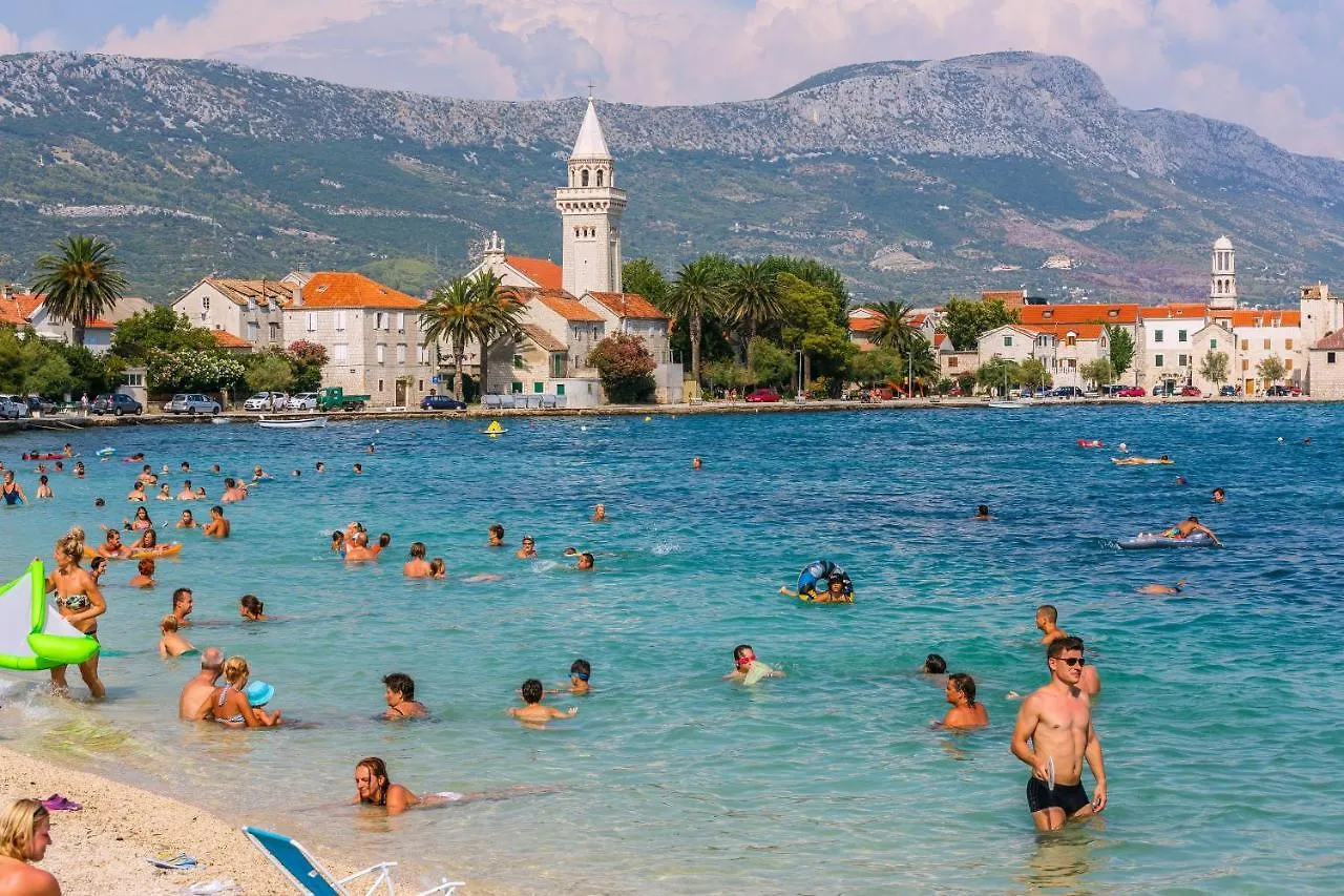 Apartments By The Sea Kastel Novi, Kastela - 20607